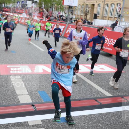 25.04.2026 - Das Zehntel Strokosch-Dieckow http://msf.ph/oto/9619666 25.04.2026 11:00:37 Ziel 5040, 5219, 5233, 5240, 5245, 5271, 5286, 5343, 5352, 5353, 5635, 5690, 5836, 5960, 5995, 6091, 6395, 6632, 6669, 6686, 6874, 7017, 7054, 7067, 7094, 7296, 7370, 7410, 7465, 7660, 7767, 7800, 7844, 7859 meine-sportfotos.de