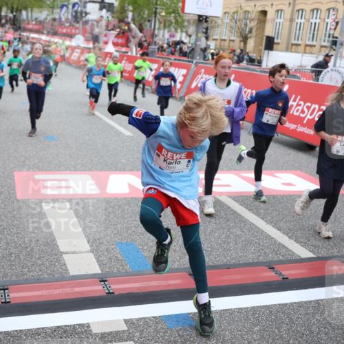 25.04.2026 - Das Zehntel Strokosch-Dieckow http://msf.ph/oto/9619675 25.04.2026 11:00:37 Ziel 5040, 5219, 5233, 5240, 5245, 5271, 5286, 5343, 5352, 5353, 5635, 5690, 5836, 5960, 5995, 6091, 6395, 6632, 6669, 6686, 6874, 7017, 7054, 7067, 7094, 7296, 7370, 7410, 7465, 7660, 7767, 7800, 7844, 7859 meine-sportfotos.de