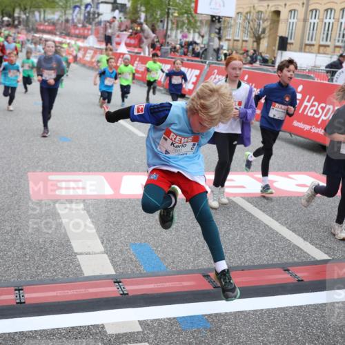25.04.2026 - Das Zehntel Strokosch-Dieckow http://msf.ph/oto/9619686 25.04.2026 11:00:36 Ziel 5040, 5219, 5233, 5271, 5286, 5343, 5352, 5353, 5635, 5690, 5715, 5722, 5836, 5995, 6091, 6395, 6632, 6669, 6686, 6874, 7017, 7054, 7094, 7296, 7370, 7410, 7465, 7660, 7767, 7800, 7834, 7844, 7859 meine-sportfotos.de