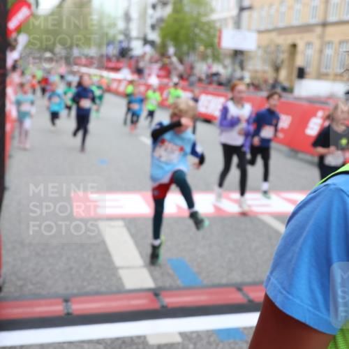25.04.2026 - Das Zehntel Strokosch-Dieckow http://msf.ph/oto/9619702 25.04.2026 11:00:36 Ziel 5040, 5219, 5233, 5271, 5286, 5343, 5352, 5353, 5635, 5690, 5715, 5722, 5836, 5995, 6091, 6395, 6632, 6669, 6686, 6874, 7017, 7054, 7094, 7296, 7370, 7410, 7465, 7660, 7767, 7800, 7834, 7844, 7859 meine-sportfotos.de