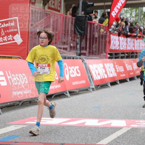 25.04.2026 - Das Zehntel Strokosch-Dieckow http://msf.ph/oto/9619703 25.04.2026 08:50:10 Ziel 1023, 1026, 1153, 1294, 1408, 1870, 2172, 2176, 2788, 2811, 3176, 4007, 4010 meine-sportfotos.de
