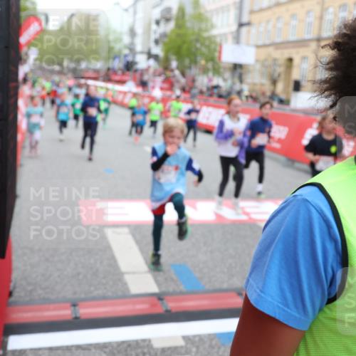 25.04.2026 - Das Zehntel Strokosch-Dieckow http://msf.ph/oto/9619714 25.04.2026 11:00:36 Ziel 5040, 5219, 5233, 5271, 5286, 5343, 5352, 5353, 5635, 5690, 5715, 5722, 5836, 5995, 6091, 6395, 6632, 6669, 6686, 6874, 7017, 7054, 7094, 7296, 7370, 7410, 7465, 7660, 7767, 7800, 7834, 7844, 7859 meine-sportfotos.de