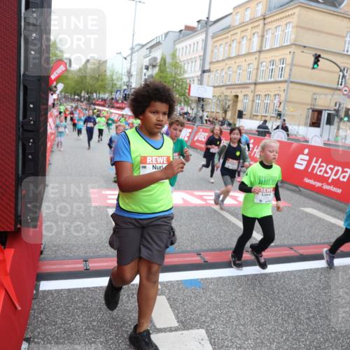 25.04.2026 - Das Zehntel Strokosch-Dieckow http://msf.ph/oto/9619799 25.04.2026 11:00:35 Ziel 5040, 5219, 5233, 5271, 5286, 5353, 5690, 5700, 5715, 5722, 5995, 6091, 6395, 6632, 6669, 6686, 6874, 7017, 7054, 7094, 7296, 7370, 7410, 7660, 7751, 7767, 7782, 7800, 7834, 7844, 7859 meine-sportfotos.de