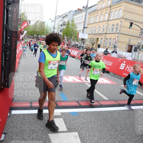 25.04.2026 - Das Zehntel Strokosch-Dieckow http://msf.ph/oto/9619823 25.04.2026 11:00:35 Ziel 5040, 5219, 5233, 5271, 5286, 5353, 5690, 5700, 5715, 5722, 5995, 6091, 6395, 6632, 6669, 6686, 6874, 7017, 7054, 7094, 7296, 7370, 7410, 7660, 7751, 7767, 7782, 7800, 7834, 7844, 7859 meine-sportfotos.de
