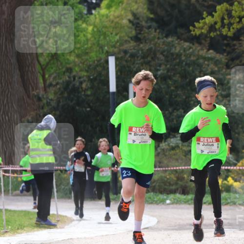25.04.2026 - Das Zehntel Zöllner http://msf.ph/oto/9619864 25.04.2026 11:38:38 Laufen 12768, 12663, 23, 16 meine-sportfotos.de