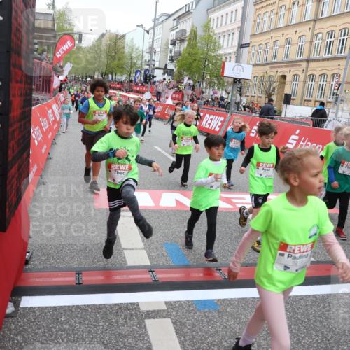 25.04.2026 - Das Zehntel Strokosch-Dieckow http://msf.ph/oto/9619874 25.04.2026 11:00:33 Ziel 5033, 5040, 5219, 5233, 5271, 5286, 5690, 5700, 5715, 5722, 5768, 5995, 6091, 6337, 6395, 6669, 7017, 7054, 7094, 7296, 7370, 7410, 7751, 7767, 7782, 7800, 7834, 7844, 7859 meine-sportfotos.de