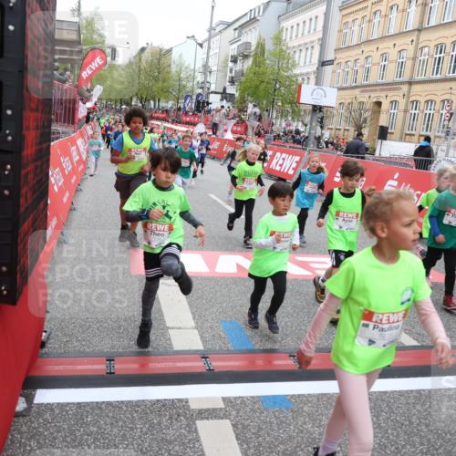 25.04.2026 - Das Zehntel Strokosch-Dieckow http://msf.ph/oto/9619887 25.04.2026 11:00:33 Ziel 5033, 5040, 5219, 5233, 5271, 5286, 5690, 5700, 5715, 5722, 5768, 5995, 6091, 6337, 6395, 6669, 7017, 7054, 7094, 7296, 7370, 7410, 7751, 7767, 7782, 7800, 7834, 7844, 7859 meine-sportfotos.de
