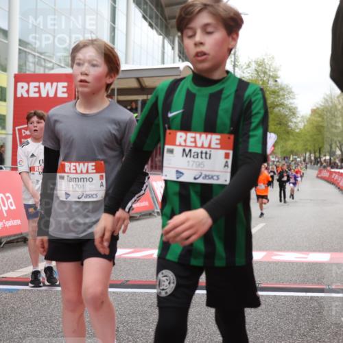 25.04.2026 - Das Zehntel Strokosch-Dieckow http://msf.ph/oto/9620372 25.04.2026 08:50:31 Ziel 1296, 1791, 1792, 2676, 3204, 3569, 3835, 4013, 4039, 4055, 4059 meine-sportfotos.de