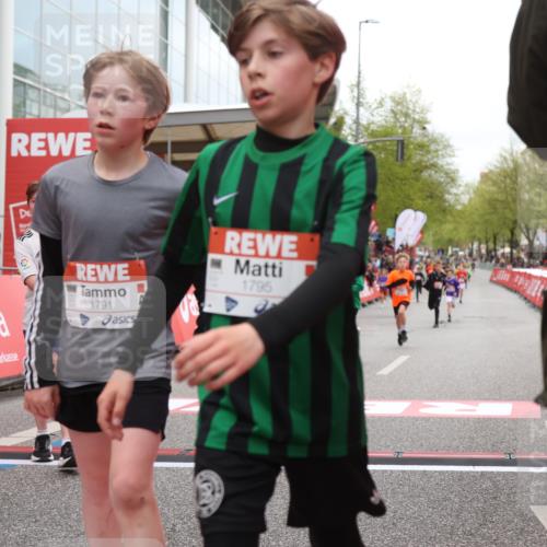 25.04.2026 - Das Zehntel Strokosch-Dieckow http://msf.ph/oto/9620384 25.04.2026 08:50:31 Ziel 1296, 1791, 1792, 2676, 3204, 3569, 3835, 4013, 4039, 4055, 4059 meine-sportfotos.de