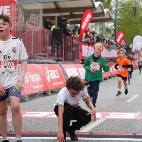 25.04.2026 - Das Zehntel Strokosch-Dieckow http://msf.ph/oto/9620399 25.04.2026 08:50:32 Ziel 1296, 1791, 1792, 2676, 3204, 3569, 3597, 3835, 4013, 4059 meine-sportfotos.de