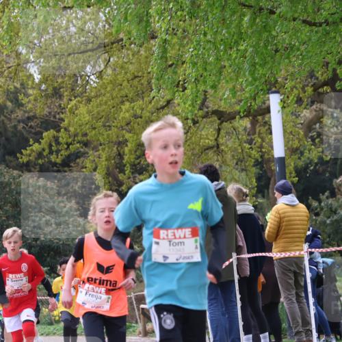 25.04.2026 - Das Zehntel Zöllner http://msf.ph/oto/9620459 25.04.2026 11:38:54 Laufen 10002, 11850, 12962, 11343 meine-sportfotos.de