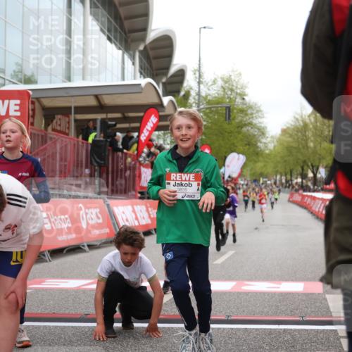 25.04.2026 - Das Zehntel Strokosch-Dieckow http://msf.ph/oto/9620468 25.04.2026 08:50:34 Ziel 1296, 1791, 1792, 2676, 3204, 3370, 3569, 3597, 3621, 3835, 4013, 4059 meine-sportfotos.de