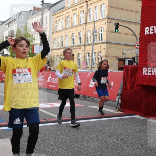 25.04.2026 - Das Zehntel Strokosch-Dieckow http://msf.ph/oto/9620631 25.04.2026 08:51:05 Ziel 1217, 1554, 1702, 1735, 1764, 2329, 2570, 2731, 2817, 2994, 3118, 3194, 3230, 3546, 3557, 3607, 4052 meine-sportfotos.de