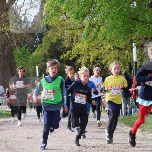 25.04.2026 - Das Zehntel Zöllner http://msf.ph/oto/9620645 25.04.2026 07:38:52 Laufen 3328, 2276, 1587, 2157 meine-sportfotos.de