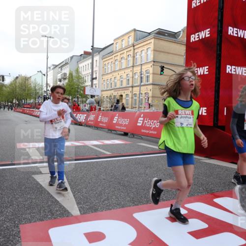 25.04.2026 - Das Zehntel Strokosch-Dieckow http://msf.ph/oto/9620753 25.04.2026 08:51:07 Ziel 1217, 1310, 1554, 1702, 1735, 1764, 2315, 2570, 2731, 2817, 3118, 3194, 3230, 3546, 3557, 3607, 4052 meine-sportfotos.de