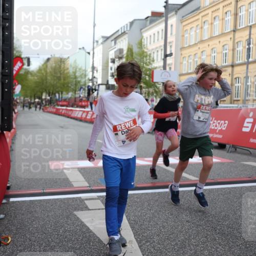 25.04.2026 - Das Zehntel Strokosch-Dieckow http://msf.ph/oto/9620773 25.04.2026 08:51:08 Ziel 1217, 1310, 1554, 1702, 1735, 2315, 2497, 2570, 2817, 3118, 3194, 3230, 3546, 3554, 3557, 4052 meine-sportfotos.de