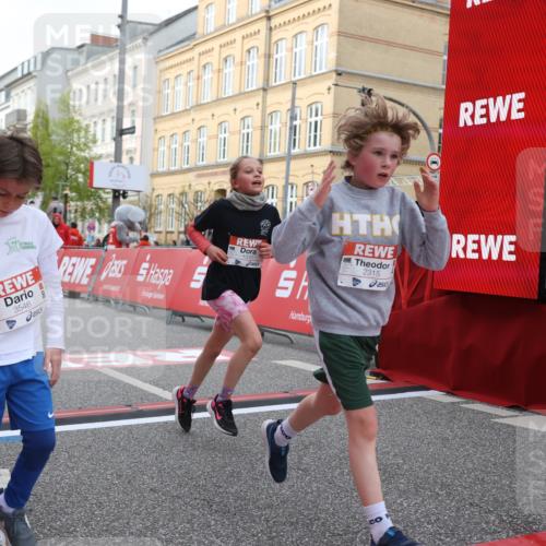 25.04.2026 - Das Zehntel Strokosch-Dieckow http://msf.ph/oto/9620807 25.04.2026 08:51:09 Ziel 1217, 1310, 1554, 1735, 2315, 2497, 2570, 2817, 3118, 3194, 3202, 3230, 3546, 3554, 3557, 4052 meine-sportfotos.de