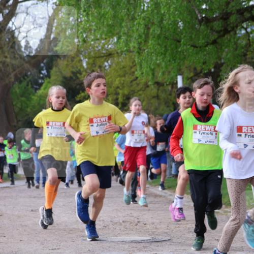 25.04.2026 - Das Zehntel Zöllner http://msf.ph/oto/9620838 25.04.2026 07:39:13 Laufen 3169, 3971, 250 meine-sportfotos.de