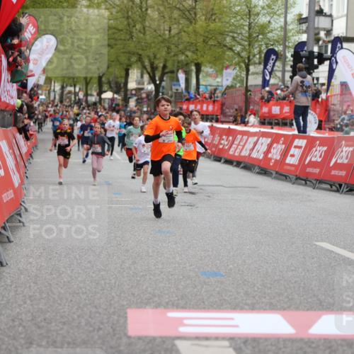 25.04.2026 - Das Zehntel Strokosch-Dieckow http://msf.ph/oto/9620839 25.04.2026 08:52:13 Ziel 1250, 1282, 1286, 1974, 2044, 2729, 2966, 3116, 3190, 3227, 3241, 3335, 3336, 3428, 3572, 3917, 3932, 3994, 4040, 4053 meine-sportfotos.de