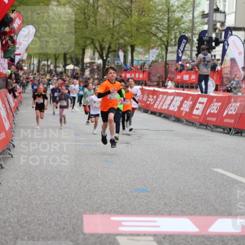 25.04.2026 - Das Zehntel Strokosch-Dieckow http://msf.ph/oto/9620847 25.04.2026 08:52:13 Ziel 1250, 1282, 1286, 1974, 2044, 2729, 2966, 3116, 3190, 3227, 3241, 3335, 3336, 3428, 3572, 3917, 3932, 3994, 4040, 4053 meine-sportfotos.de
