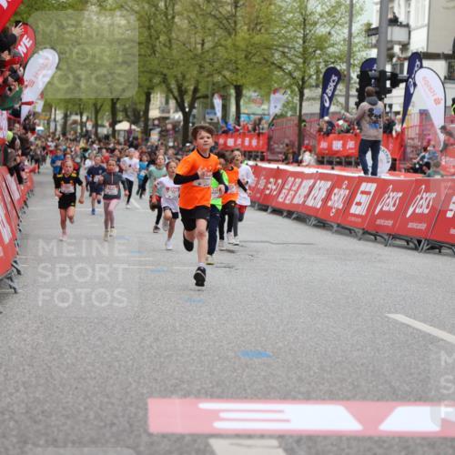 25.04.2026 - Das Zehntel Strokosch-Dieckow http://msf.ph/oto/9620854 25.04.2026 08:52:13 Ziel 1250, 1282, 1286, 1974, 2044, 2729, 2966, 3116, 3190, 3227, 3241, 3335, 3336, 3428, 3572, 3917, 3932, 3994, 4040, 4053 meine-sportfotos.de