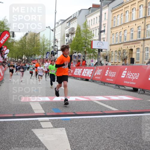 25.04.2026 - Das Zehntel Strokosch-Dieckow http://msf.ph/oto/9620918 25.04.2026 08:52:16 Ziel 1111, 1198, 1281, 1509, 1974, 2044, 2261, 2262, 2299, 2313, 2729, 2966, 3087, 3116, 3227, 3335, 3572, 3585, 3917, 3932, 3994 meine-sportfotos.de