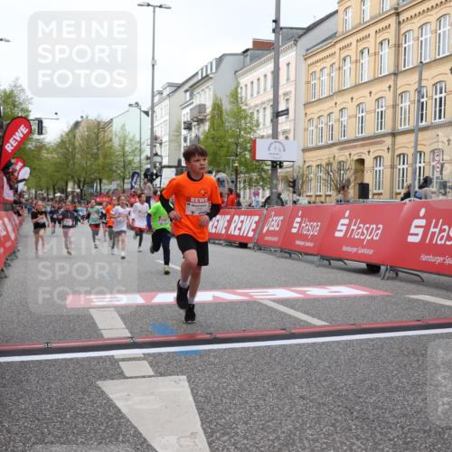25.04.2026 - Das Zehntel Strokosch-Dieckow http://msf.ph/oto/9620937 25.04.2026 08:52:16 Ziel 1111, 1198, 1281, 1509, 1974, 2044, 2261, 2262, 2299, 2313, 2729, 2966, 3087, 3116, 3227, 3335, 3572, 3585, 3917, 3932, 3994 meine-sportfotos.de