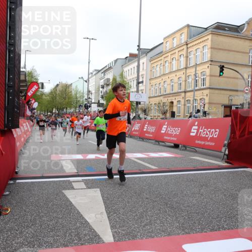 25.04.2026 - Das Zehntel Strokosch-Dieckow http://msf.ph/oto/9620980 25.04.2026 08:52:16 Ziel 1111, 1198, 1281, 1509, 1974, 2044, 2261, 2262, 2299, 2313, 2729, 2966, 3087, 3116, 3227, 3335, 3572, 3585, 3917, 3932, 3994 meine-sportfotos.de