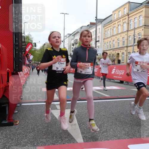25.04.2026 - Das Zehntel Strokosch-Dieckow http://msf.ph/oto/9621097 25.04.2026 08:52:19 Ziel 1022, 1111, 1198, 1281, 1509, 1634, 2044, 2261, 2262, 2299, 2313, 2892, 3040, 3087, 3116, 3585, 3587, 3917 meine-sportfotos.de