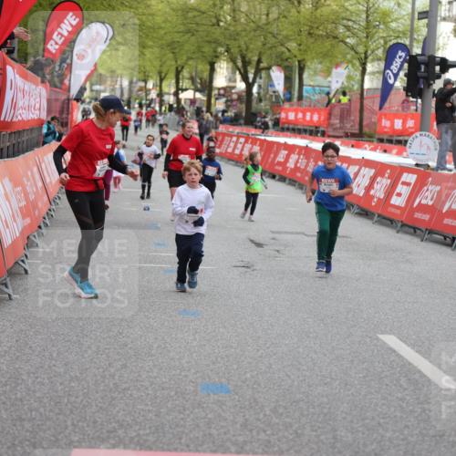 25.04.2026 - Das Zehntel Strokosch-Dieckow http://msf.ph/oto/9621178 25.04.2026 09:14:06 Ziel 2101, 2102 meine-sportfotos.de