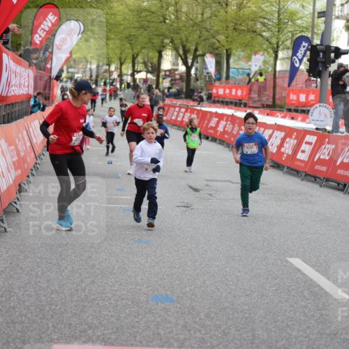 25.04.2026 - Das Zehntel Strokosch-Dieckow http://msf.ph/oto/9621198 25.04.2026 09:14:06 Ziel 2101, 2102 meine-sportfotos.de