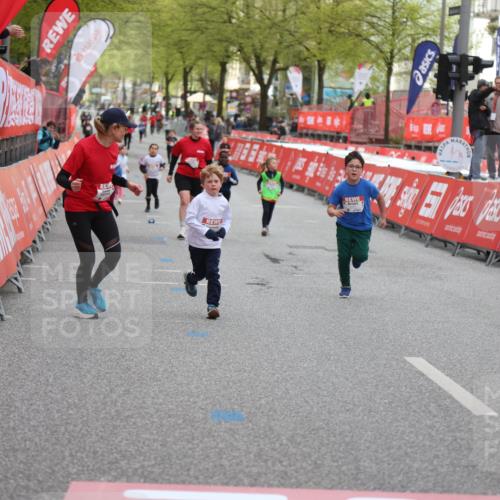 25.04.2026 - Das Zehntel Strokosch-Dieckow http://msf.ph/oto/9621206 25.04.2026 09:14:06 Ziel 2101, 2102 meine-sportfotos.de