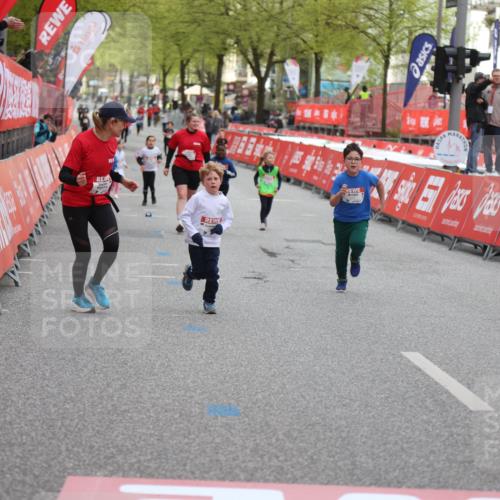 25.04.2026 - Das Zehntel Strokosch-Dieckow http://msf.ph/oto/9621218 25.04.2026 09:14:06 Ziel 2101, 2102 meine-sportfotos.de