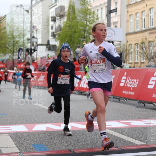 25.04.2026 - Das Zehntel Strokosch-Dieckow http://msf.ph/oto/9621226 25.04.2026 08:52:21 Ziel 1022, 1111, 1198, 1224, 1281, 1509, 1634, 1857, 2261, 2262, 2299, 2313, 2599, 2892, 3040, 3087, 3585, 3587 meine-sportfotos.de