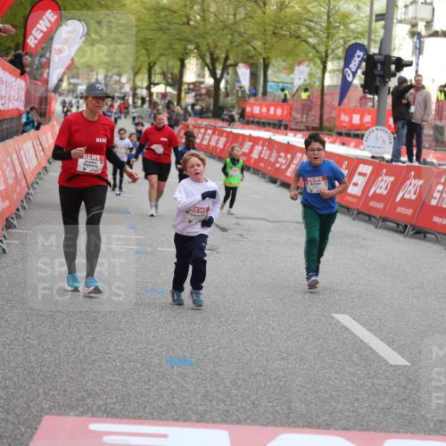 25.04.2026 - Das Zehntel Strokosch-Dieckow http://msf.ph/oto/9621229 25.04.2026 09:14:07 Ziel 2101, 2102 meine-sportfotos.de