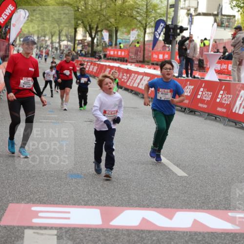 25.04.2026 - Das Zehntel Strokosch-Dieckow http://msf.ph/oto/9621276 25.04.2026 09:14:08 Ziel 2082, 2101, 2102 meine-sportfotos.de
