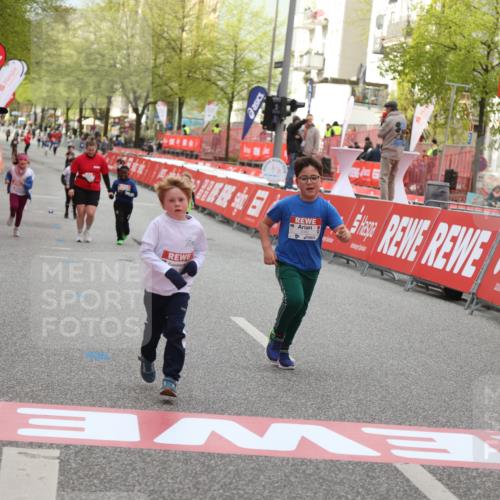 25.04.2026 - Das Zehntel Strokosch-Dieckow http://msf.ph/oto/9621304 25.04.2026 09:14:09 Ziel 2082, 2101, 2102 meine-sportfotos.de