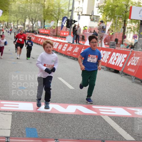 25.04.2026 - Das Zehntel Strokosch-Dieckow http://msf.ph/oto/9621367 25.04.2026 09:14:09 Ziel 2082, 2101, 2102 meine-sportfotos.de