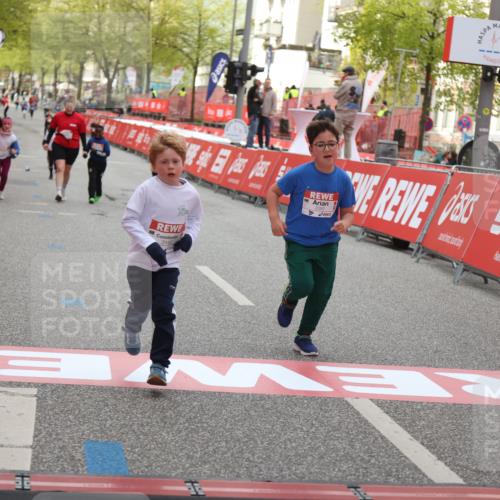 25.04.2026 - Das Zehntel Strokosch-Dieckow http://msf.ph/oto/9621381 25.04.2026 09:14:09 Ziel 2082, 2101, 2102 meine-sportfotos.de
