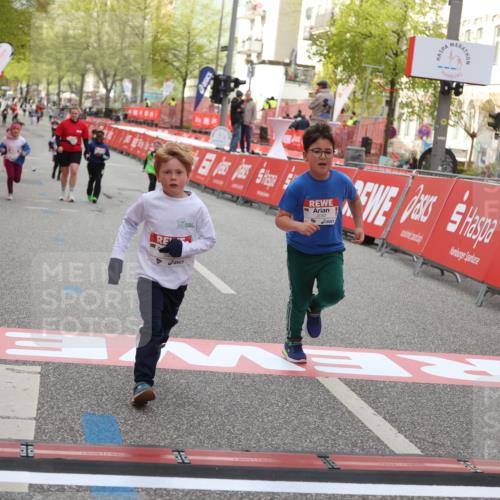 25.04.2026 - Das Zehntel Strokosch-Dieckow http://msf.ph/oto/9621395 25.04.2026 09:14:09 Ziel 2082, 2101, 2102 meine-sportfotos.de