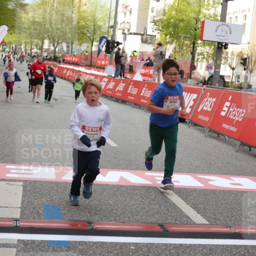 25.04.2026 - Das Zehntel Strokosch-Dieckow http://msf.ph/oto/9621432 25.04.2026 09:14:10 Ziel 2082, 2101, 2102 meine-sportfotos.de