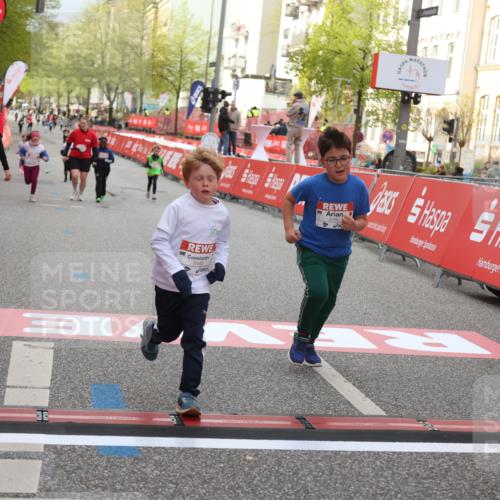 25.04.2026 - Das Zehntel Strokosch-Dieckow http://msf.ph/oto/9621454 25.04.2026 09:14:10 Ziel 2082, 2101, 2102 meine-sportfotos.de