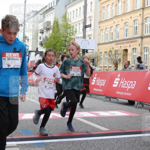 25.04.2026 - Das Zehntel Strokosch-Dieckow http://msf.ph/oto/9621515 25.04.2026 08:52:28 Ziel 1034, 1222, 1224, 1239, 1308, 1628, 1633, 1847, 1857, 2241, 2453, 2599, 2603, 2618, 2643, 2684, 2909, 2925, 3220, 3251, 3345, 3397, 4045 meine-sportfotos.de