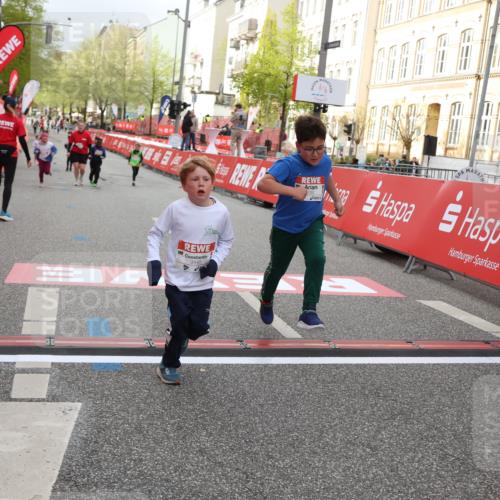 25.04.2026 - Das Zehntel Strokosch-Dieckow http://msf.ph/oto/9621522 25.04.2026 09:14:10 Ziel 2082, 2101, 2102 meine-sportfotos.de