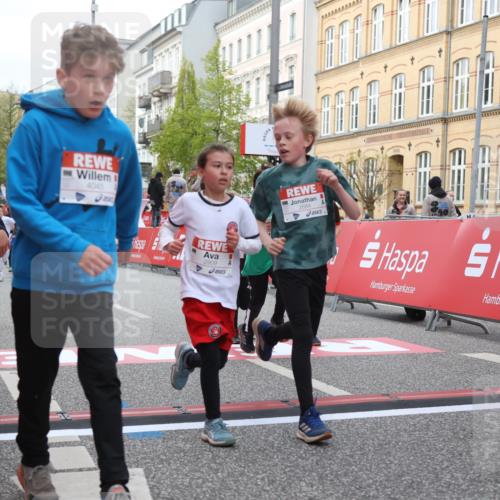 25.04.2026 - Das Zehntel Strokosch-Dieckow http://msf.ph/oto/9621534 25.04.2026 08:52:29 Ziel 1034, 1140, 1222, 1224, 1239, 1308, 1628, 1633, 1847, 2241, 2453, 2599, 2603, 2618, 2643, 2648, 2684, 2909, 2925, 3220, 3251, 3345, 3397, 4045 meine-sportfotos.de
