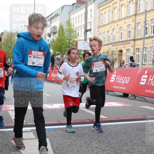 25.04.2026 - Das Zehntel Strokosch-Dieckow http://msf.ph/oto/9621544 25.04.2026 08:52:29 Ziel 1034, 1140, 1222, 1224, 1239, 1308, 1628, 1633, 1847, 2241, 2453, 2599, 2603, 2618, 2643, 2648, 2684, 2909, 2925, 3220, 3251, 3345, 3397, 4045 meine-sportfotos.de