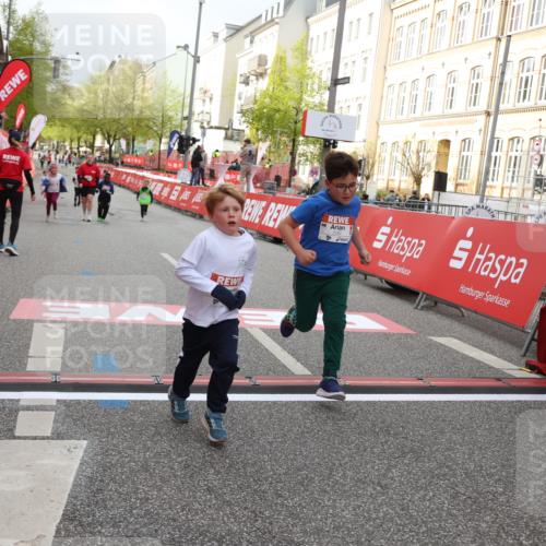 25.04.2026 - Das Zehntel Strokosch-Dieckow http://msf.ph/oto/9621548 25.04.2026 09:14:10 Ziel 2082, 2101, 2102 meine-sportfotos.de