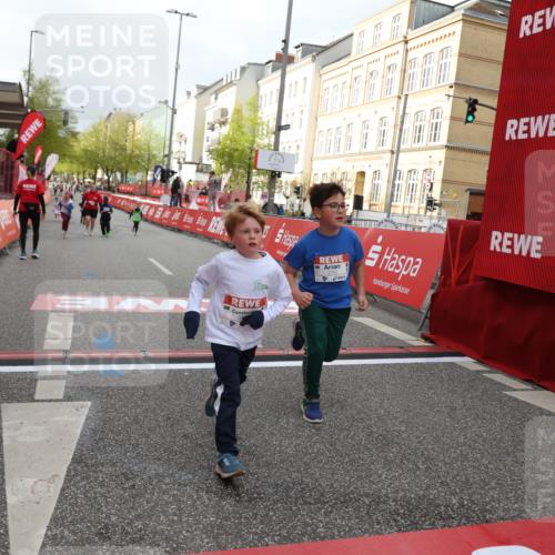 25.04.2026 - Das Zehntel Strokosch-Dieckow http://msf.ph/oto/9621604 25.04.2026 09:14:11 Ziel 2082, 2101 meine-sportfotos.de