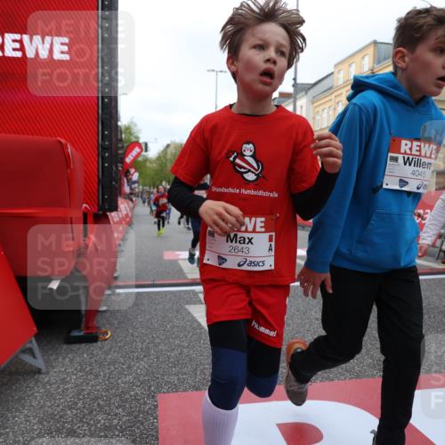 25.04.2026 - Das Zehntel Strokosch-Dieckow http://msf.ph/oto/9621613 25.04.2026 08:52:30 Ziel 1034, 1140, 1222, 1239, 1308, 1628, 1633, 1847, 2036, 2241, 2453, 2603, 2605, 2618, 2643, 2648, 2684, 2909, 2925, 3220, 3251, 3345, 3397, 4045 meine-sportfotos.de