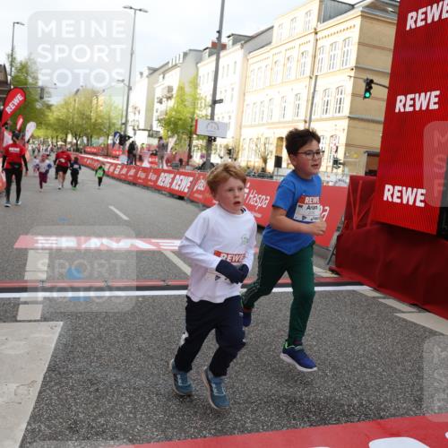 25.04.2026 - Das Zehntel Strokosch-Dieckow http://msf.ph/oto/9621630 25.04.2026 09:14:11 Ziel 2082, 2101 meine-sportfotos.de